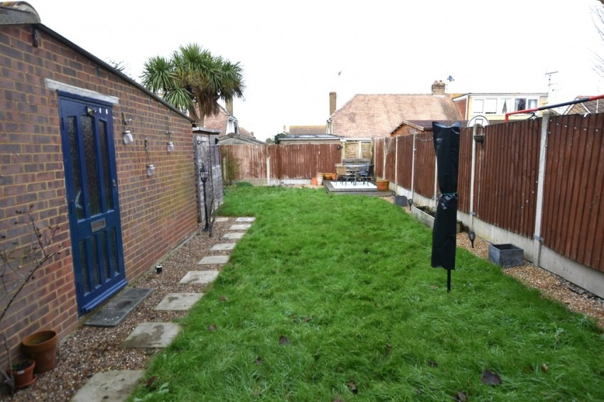 Images for Barrington Crescent, Birchington, Birchington-on-Sea EAID:f7dad3ea73a210ef97482ecc254de312 BID:1